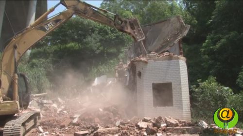 華安沙建鎮(zhèn)依法推進(jìn)“兩違”建筑拆除工作